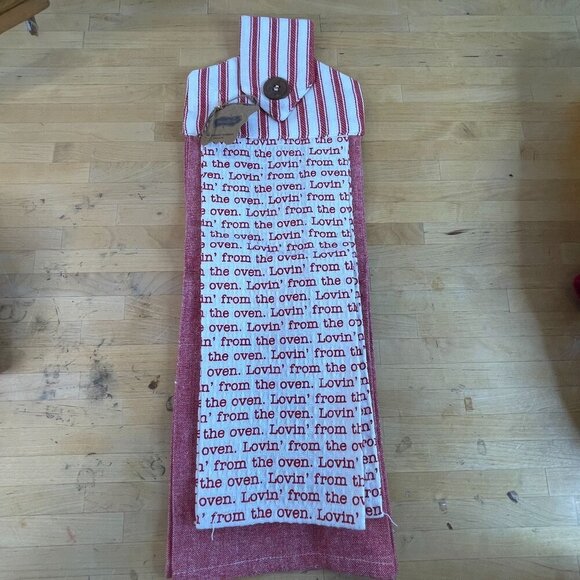 Mud Pie Kitchen Hanging Towel Lovin From The Oven Text Red & White Stripe NWT - Picture 3 of 4